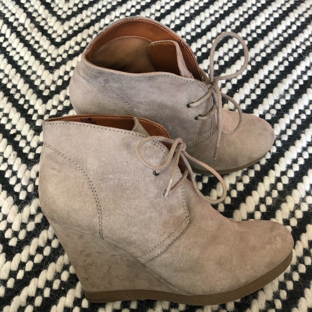 Nine West lace up booties suede